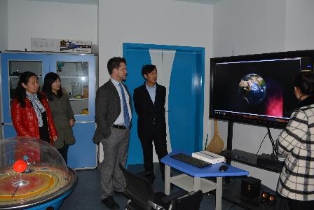 Michael Solem教授参观地理智慧实验室 Michael Solem教授参观地理智慧实验室
