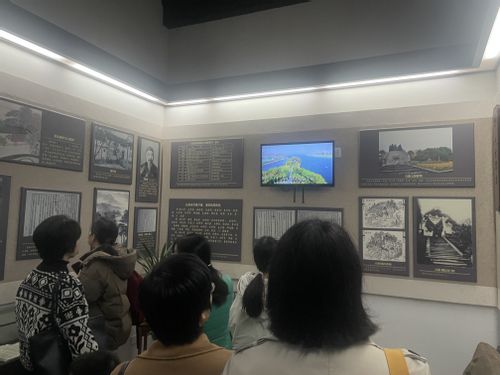 图5 参观石鼓书院.jpg