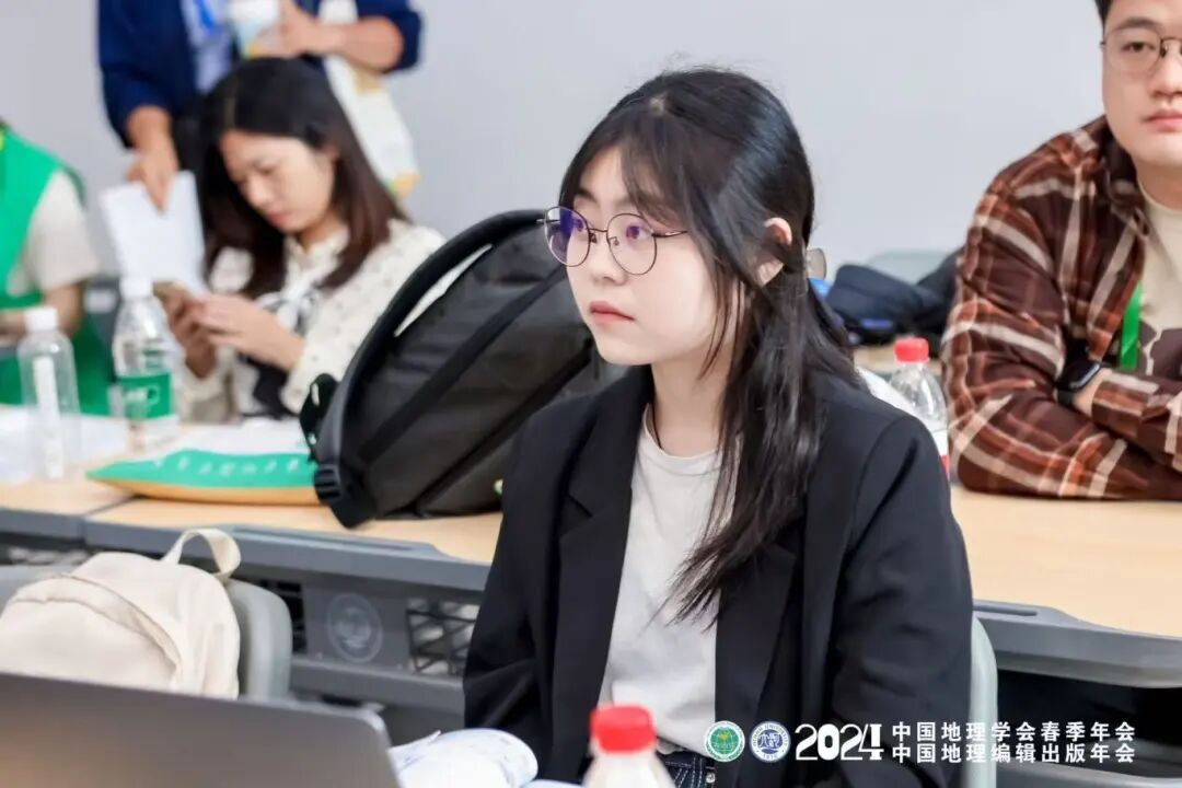  点击《2》查看详情
